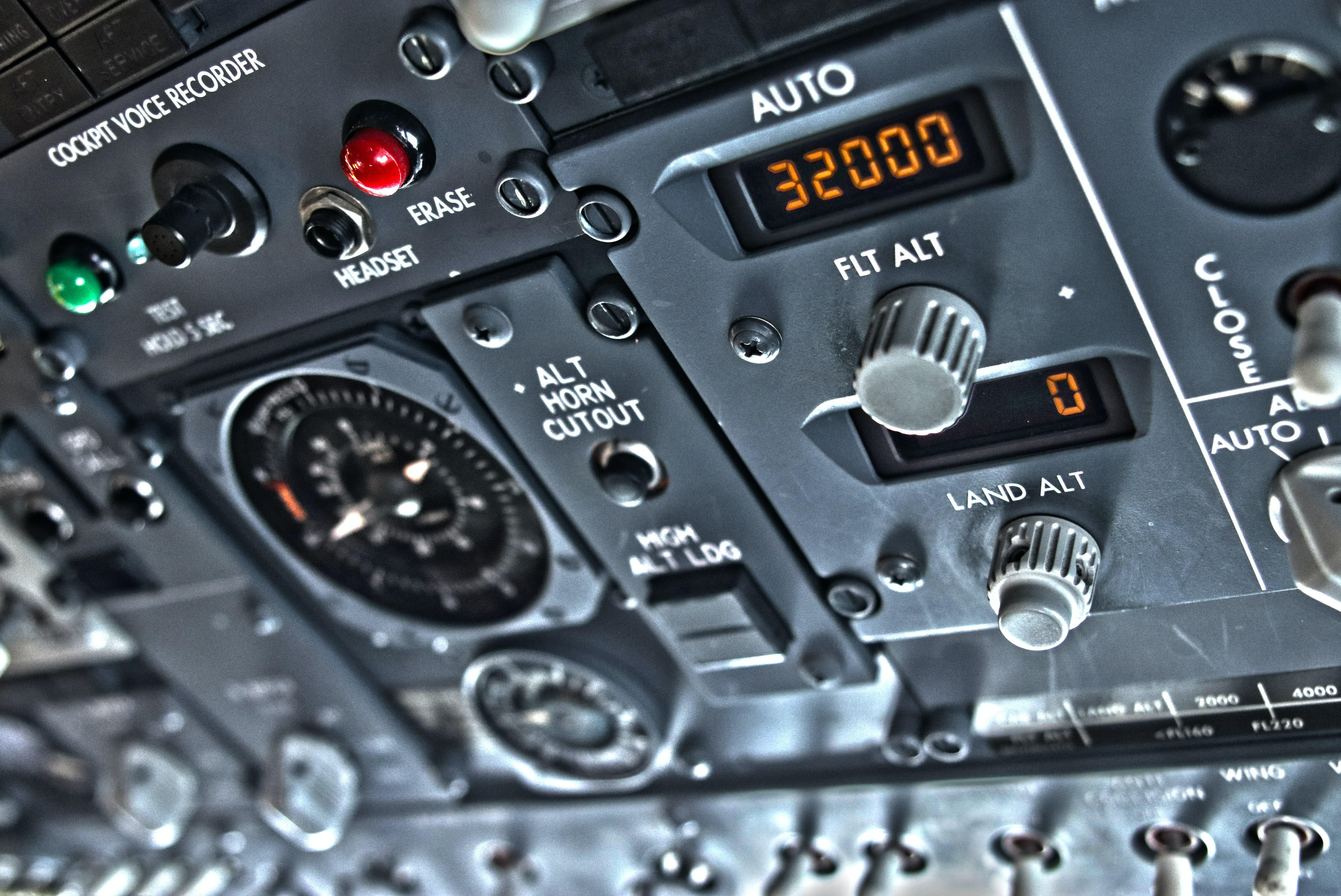 Dan lohmar 0zeb4q6odl E unsplash
