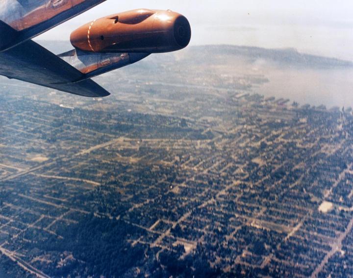 Boeing367 80 barrel roll